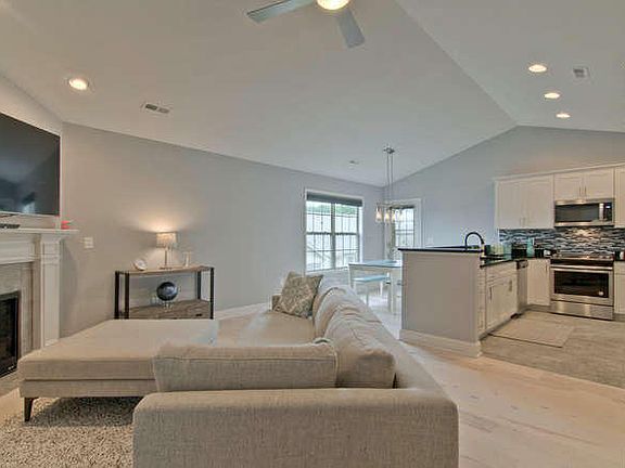 5th image of 5111 Sandy Knoll Way