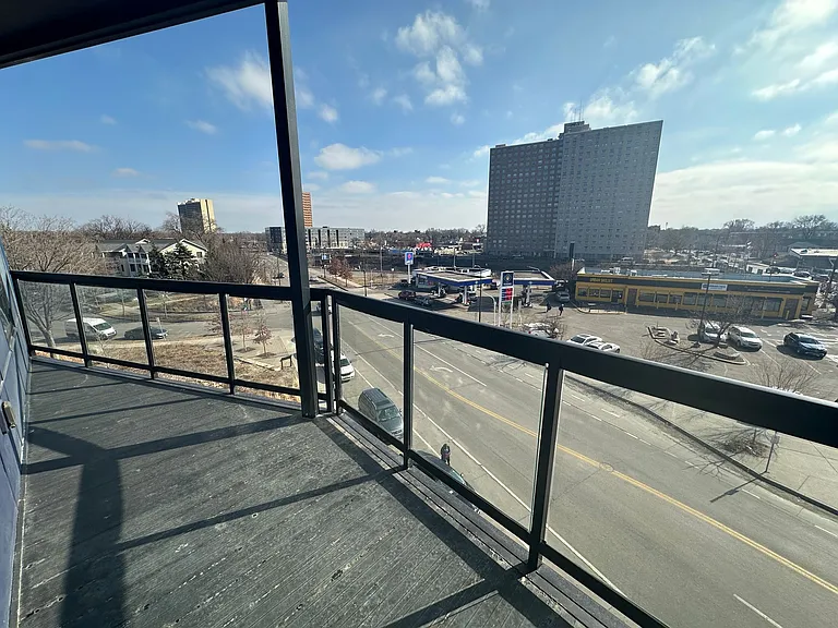 Luna Apartments — Photo 128