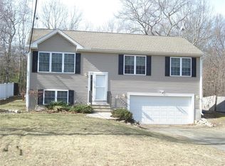 91 Staghead Dr, Pascoag, RI 02859