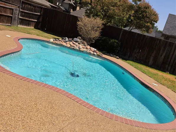 2720 Springhill Dr, Grapevine, TX 76051
