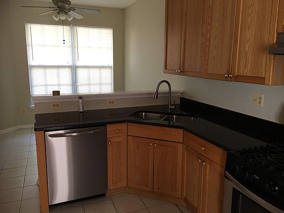 Dinette area next to the kitchen