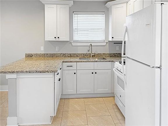 4th image of 1513 Lake Ave