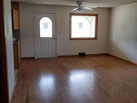 2nd image of 122 N 2nd Ave
