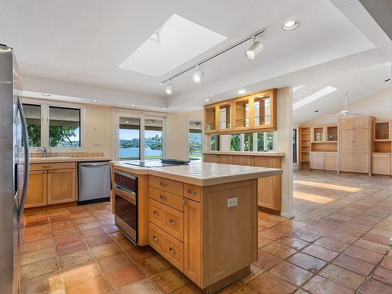 325 Hamakua Dr — Photo 10