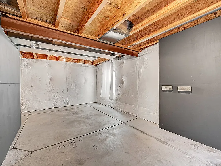 1560 Bain Dr — Photo 23