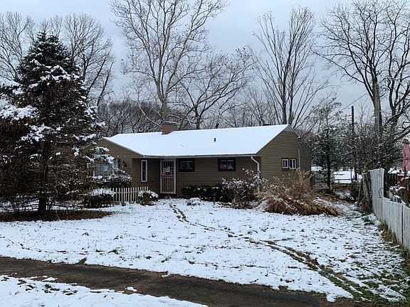 2nd image of 266 Derby Ave