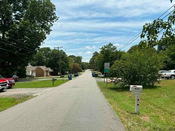 Exterior Neighborhood (street photo)