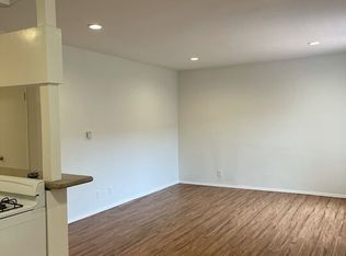 1620 Brockton Ave APT 15, Los Angeles, CA 90025