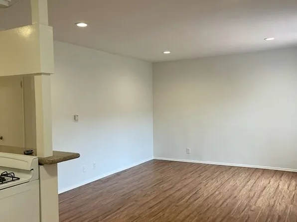 1620 Brockton Ave APT 4, Los Angeles, CA 90025