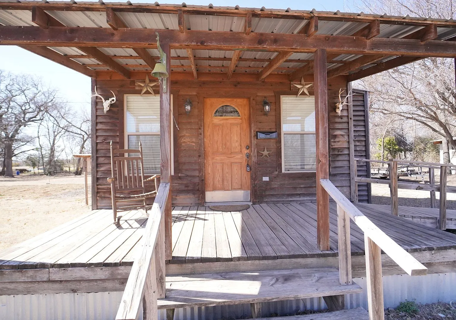 All Utilities & Lawn Care Included! - For Lease - Cute 1 Br - 1 Ba Cabin In Weatherford. — Photo 3