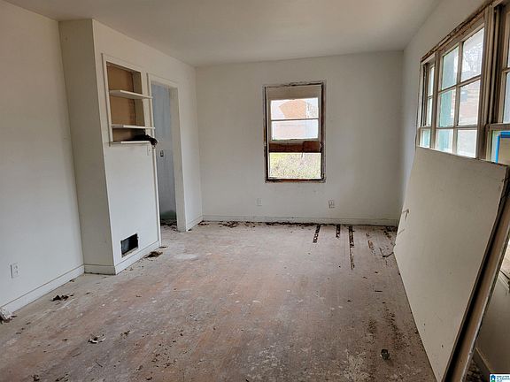 4th image of 16 Norwood Cir