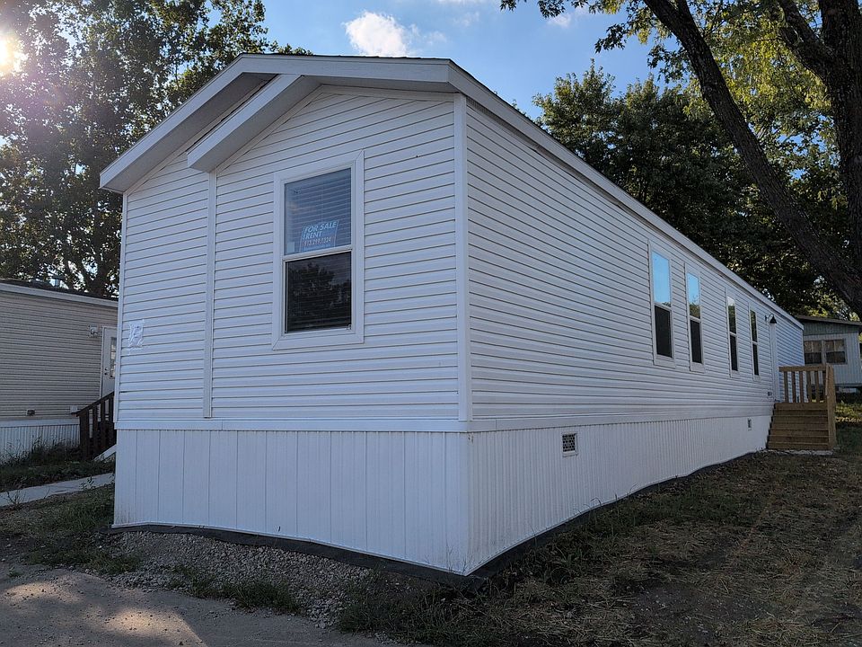 2nd image of 842 S 74th Pl #304