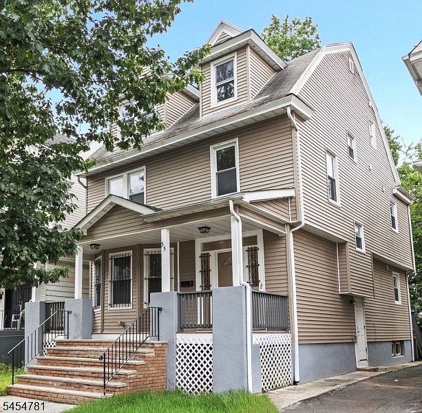 1st image of 35 N 16Th St