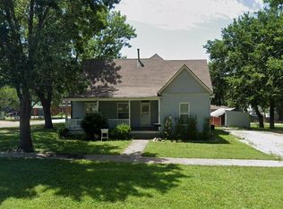 634 S Poplar St, Ottawa, KS 66067