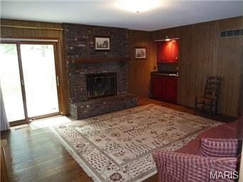 5th image of 290 Villar Hill Dr
