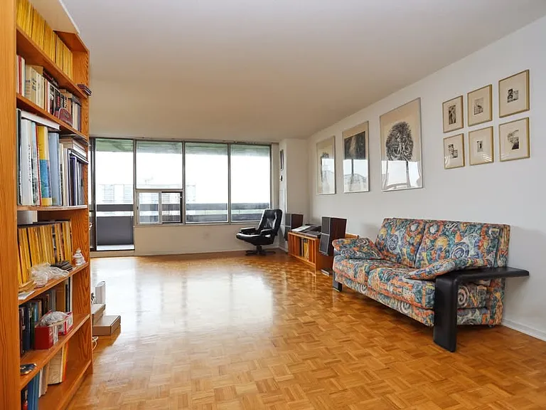 11 Wincott Dr #1202 — Photo 2