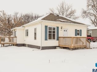 105 S Eastern Ave, Hartford, SD 57033