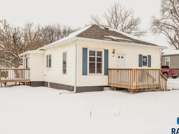 105 S Eastern Ave, Hartford, SD 57033