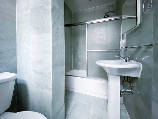 Rented by Kahen Properties | media 14