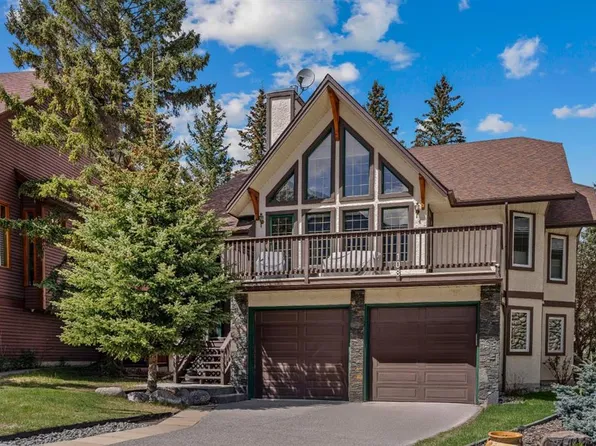108 S Lougheed Cir, Banff, AB T1L 1H1