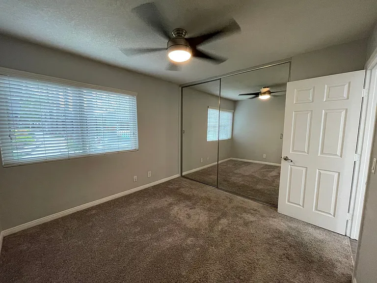Park Plaza Apartments — Photo 71
