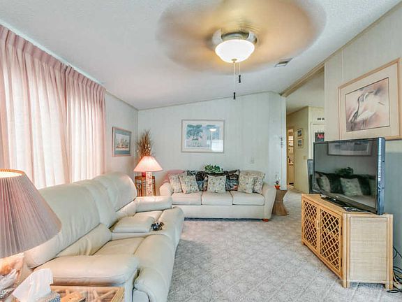 4th image of 1207 Iriquois Dr