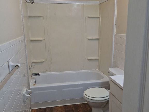 2nd image of 506 Hopwood St #9