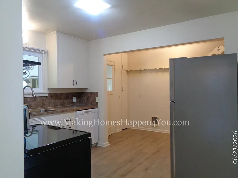 1945 23rd St NE — Photo 20