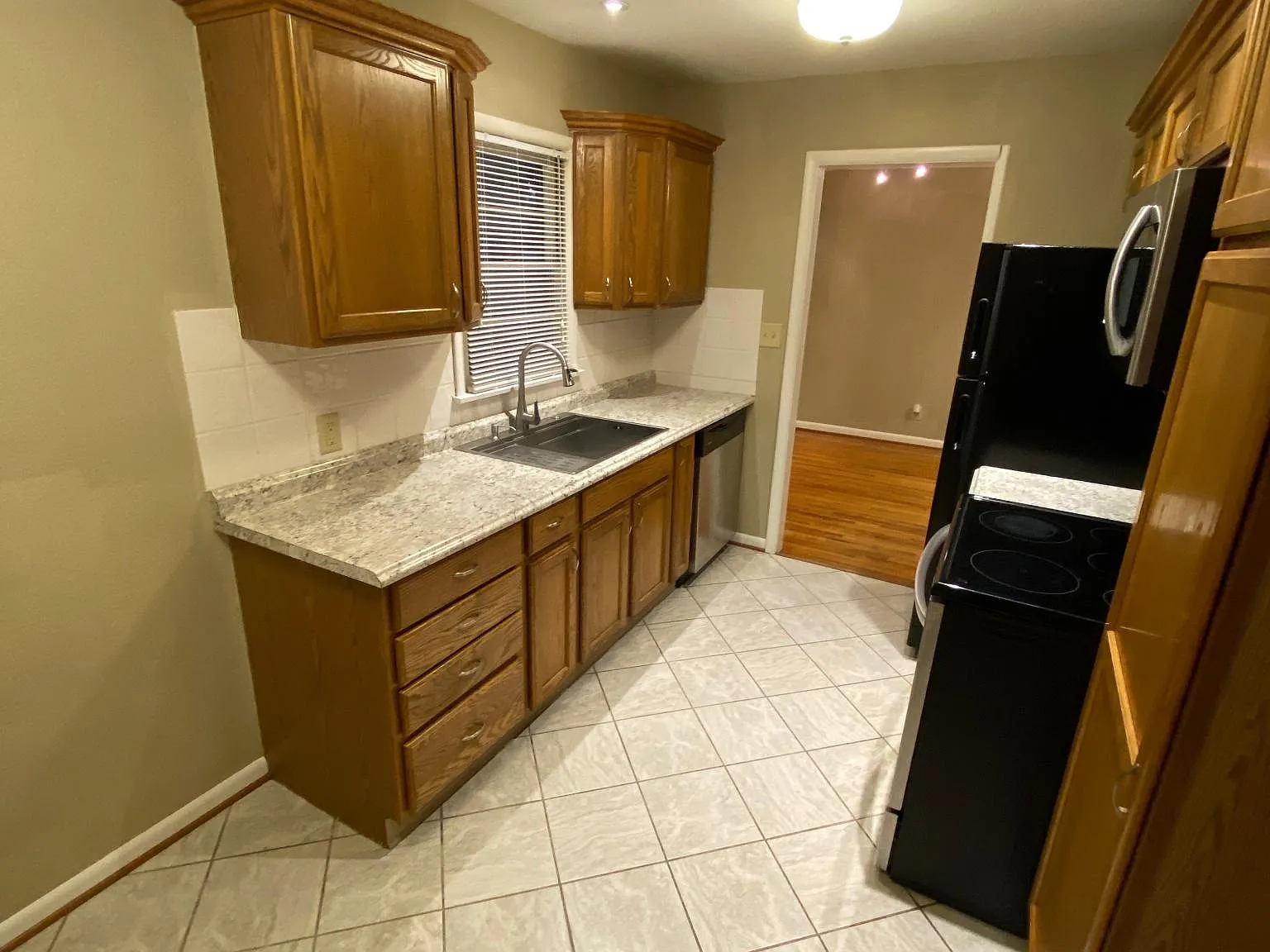 111 E Edgemoor St — Photo 4