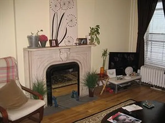 Rented by Douglas Elliman | media 23