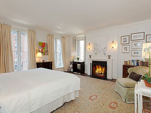 3rd image of 447 E 57th St Floor 13