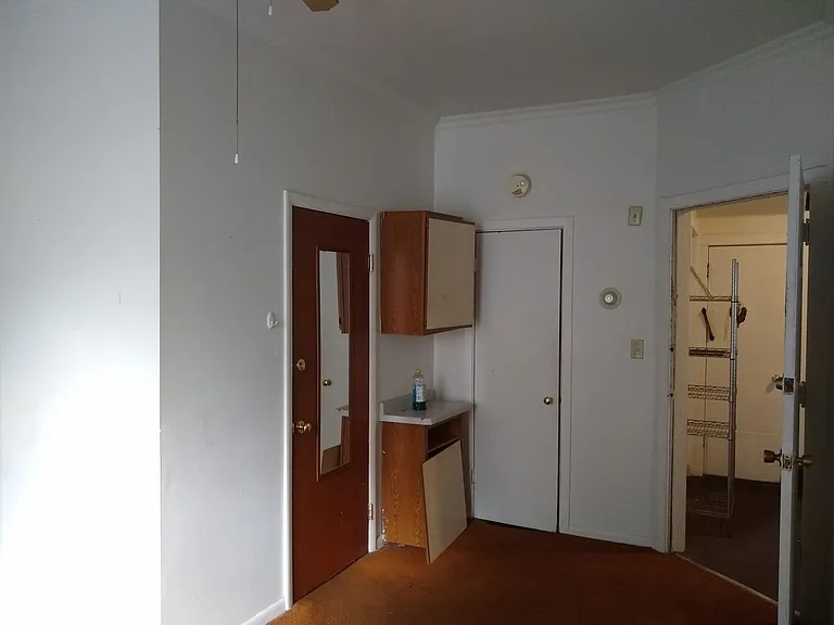 322 Augusta Ave — Photo 11