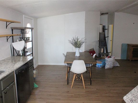 5th image of 15105 Indian Creek Rd