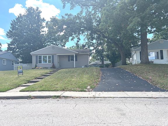2nd image of 6 Aspen Ln