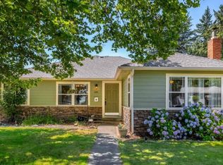 606 NE Dean Dr, Grants Pass, OR