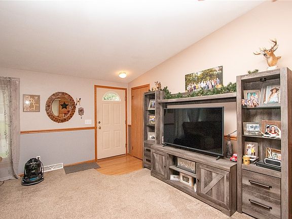 3rd image of 705 NE 10th St