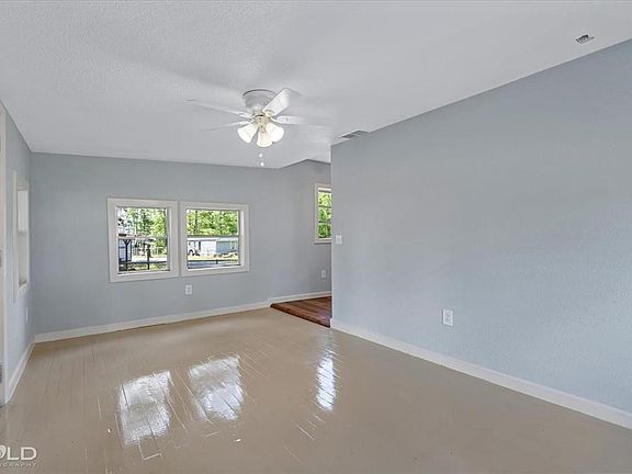 3rd image of 600 Hanson Dr