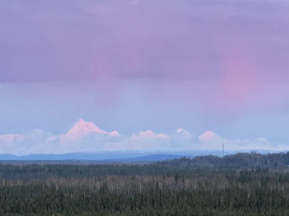 652 Gold Meadow Dr, Fairbanks, AK 99712