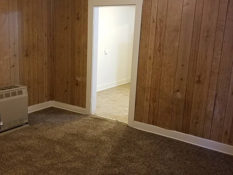 15th Street Apartments — Photo 3