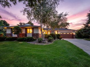 3653 Grenadier Trl N, Oakdale, MN 55128