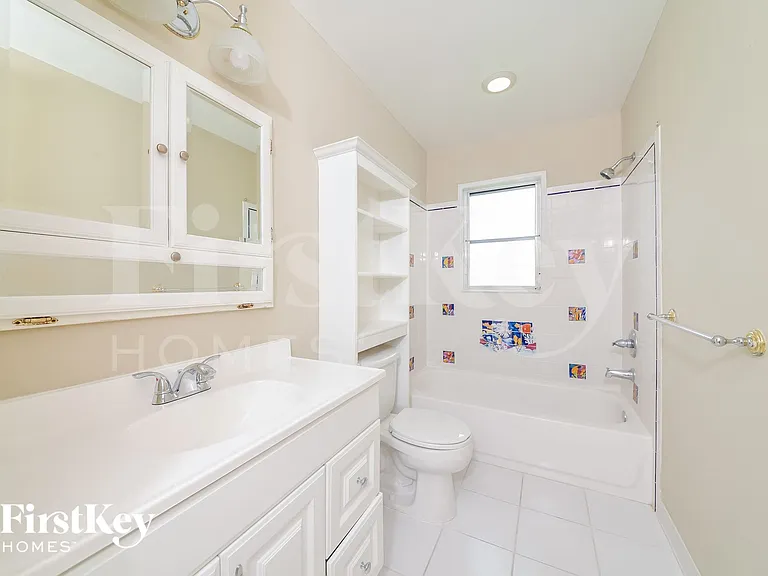 1075 Queen Rd — Photo 9