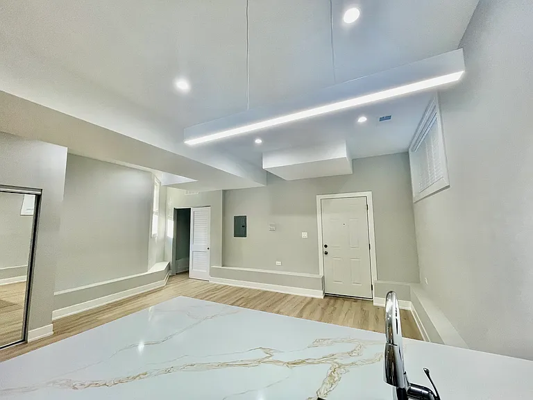 2127 S Marshall Blvd #B — Photo 10