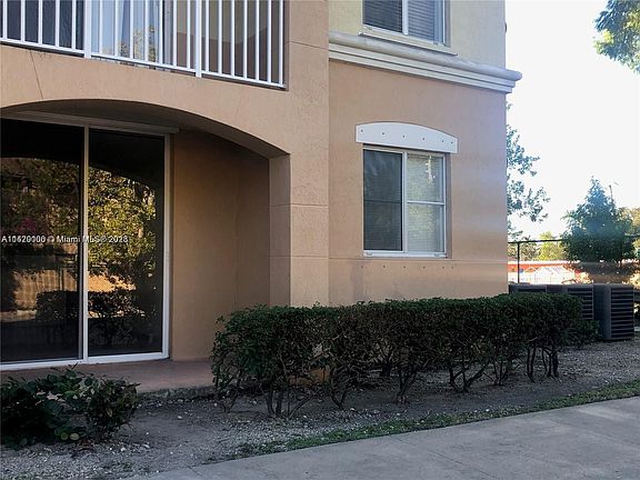 4th image of 13800 NE 3rd Ct APT 102