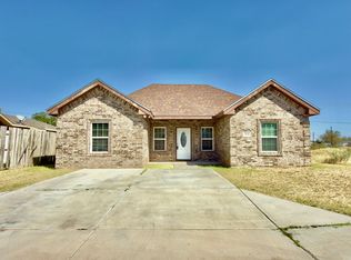 906 N Weatherford St, Midland, TX 79701