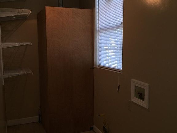 4th image of 1218 Beach Ave