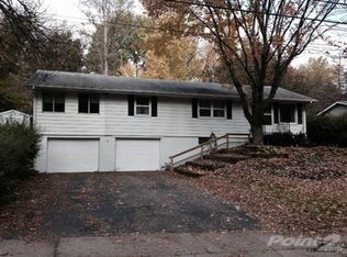 2393 Kaufmann Ave, Dubuque, IA 52001