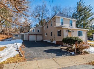 836 Glebe St, Johnstown, NY 12095