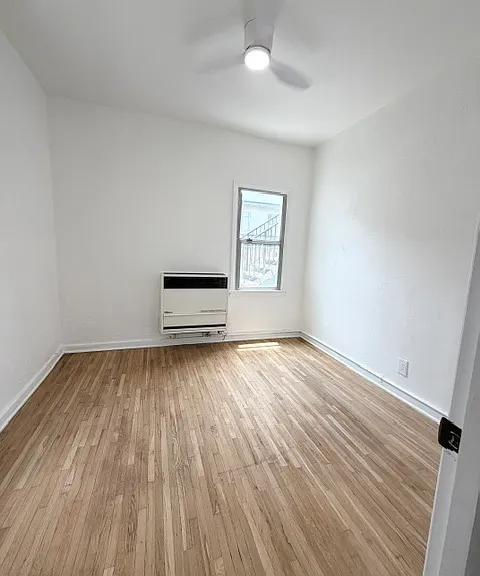 5916 1/2 Willoughby Ave — Photo 25