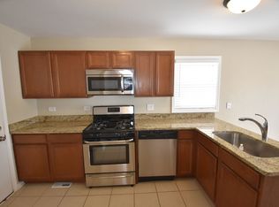 713 Wauconda Rd, Wauconda, IL 60084