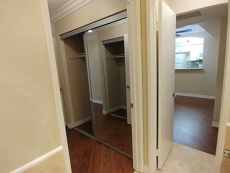 Villa De Adel Apts — Photo 199